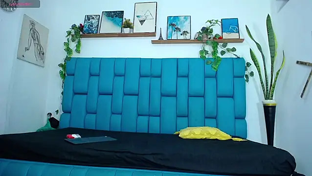 Snapshot of Hot_Boys_Latinos_X chatting on December 15, 2025, 10:04 pm Hot Boys Latinos X online show from December 15, 2025, 10:04 pm