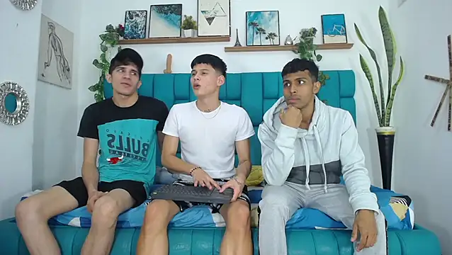 Snapshot of Hot_Boys_Latinos_X chatting on November 13, 2025, 10:02 pm Hot Boys Latinos X online show from November 13, 2025, 10:02 pm