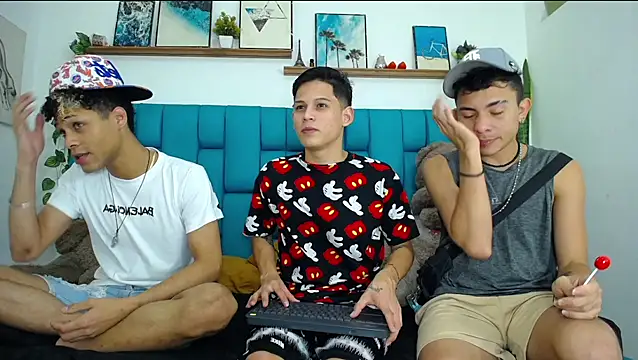 Hot Boys Latinos X online show from February 3, 2026, 11:21 pm