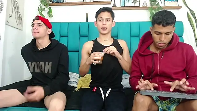 Snapshot of Hot_Boys_Latinos_X chatting on October 31, 2025, 1:19 pm Hot Boys Latinos X online show from October 31, 2025, 1:19 pm