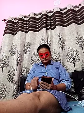 Hotty girl25 online show from December 14, 2025, 8:20 am