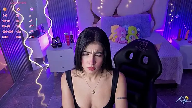 MAIILY TAY online show from February 6, 2026, 12:12 pm