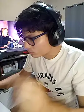 Snapshot of Ais_B10 chatting on November 20, 2025, 3:29 am Ais B10 online show from November 20, 2025, 3:29 am