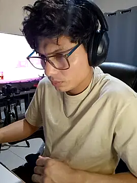 Snapshot of Ais_B10 chatting on November 23, 2025, 2:21 am Ais B10 online show from November 23, 2025, 2:21 am