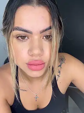 Snapshot of Alanna-foxx chatting on October 30, 2025, 11:45 pm Alanna-foxx online show from October 30, 2025, 11:45 pm