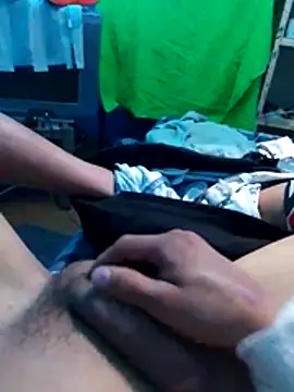 Snapshot of Ojitosbrrr chatting on December 2, 2025, 9:55 am Ojitosbrrr online show from December 2, 2025, 9:55 am