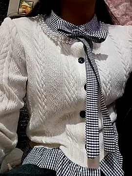 Snapshot of ezabel- chatting on December 4, 2025, 1:43 pm ezabel- online show from December 4, 2025, 1:43 pm