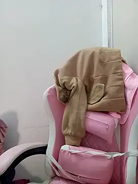 Snapshot of ezabel- chatting on November 6, 2025, 1:15 pm ezabel- online show from November 6, 2025, 1:15 pm