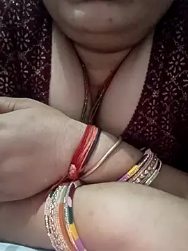 Snapshot of Best_couple2001 chatting on October 29, 2025, 3:33 pm Best couple2001 online show from October 29, 2025, 3:33 pm