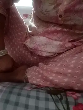 Snapshot of Best_couple2001 chatting on November 1, 2025, 1:23 am Best couple2001 online show from November 1, 2025, 1:23 am