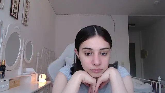 bellefleurrr online show from March 26, 2026, 7:06 am