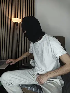 findomhot online show from December 18, 2025, 6:12 pm