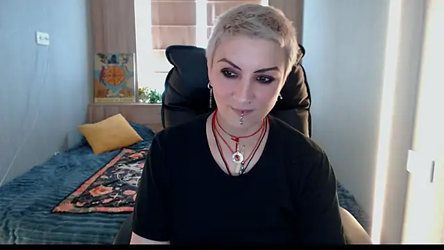 Snapshot of Sweet-n-Strong chatting on June 14, 2026, 11:22 am Sweet-n-Strong online show from June 14, 2026, 11:22 am