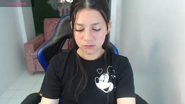 Snapshot of velvetvixen_t chatting on November 15, 2025, 12:42 pm velvetvixen t online show from November 15, 2025, 12:42 pm