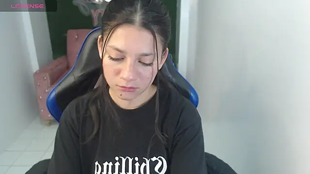 Snapshot of velvetvixen_t chatting on November 13, 2025, 7:18 pm velvetvixen t online show from November 13, 2025, 7:18 pm