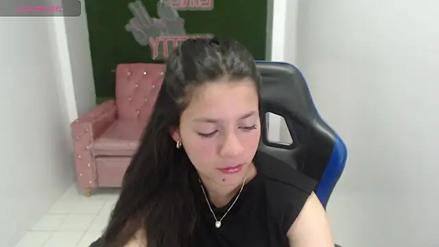 Snapshot of velvetvixen_t chatting on November 17, 2025, 12:42 pm velvetvixen t online show from November 17, 2025, 12:42 pm