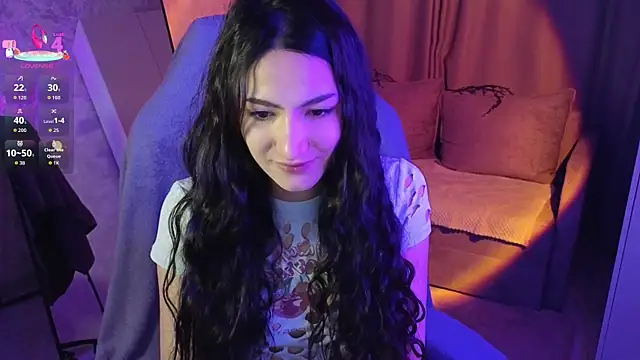 Mulan Lo online show from December 14, 2025, 6:46 pm