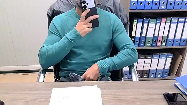 Evasionee online show from October 30, 2025, 8:01 am