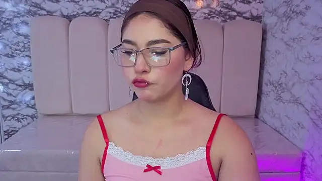 Snapshot of Afrodita_Wild_v chatting on December 19, 2025, 8:00 pm Afrodita Wild v online show from December 19, 2025, 8:00 pm