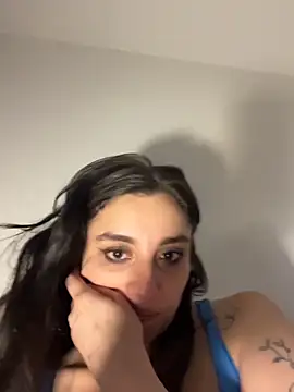 Snapshot of gigi333regi chatting on November 28, 2025, 8:42 pm gigi333regi online show from November 28, 2025, 8:42 pm