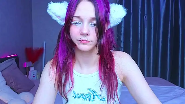 Snapshot of KittieHeart chatting on October 27, 2025, 3:24 pm KittieHeart online show from October 27, 2025, 3:24 pm