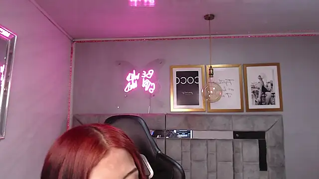 Cute Martina v online show from December 15, 2025, 8:03 pm