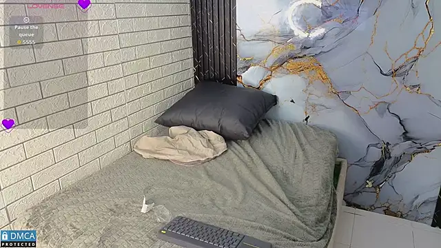 eva delight  online show from March 24, 2026, 11:10 am