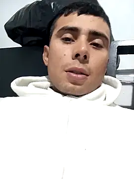 Snapshot of robinhd1234 chatting on April 15, 2026, 11:27 pm robinhd1234 online show from April 15, 2026, 11:27 pm