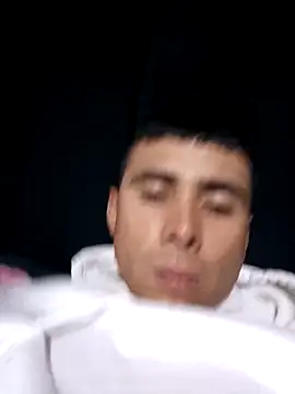 Snapshot of robinhd1234 chatting on April 14, 2026, 11:43 pm robinhd1234 online show from April 14, 2026, 11:43 pm