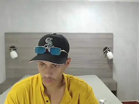 wiltom  online show from November 29, 2025, 4:12 am