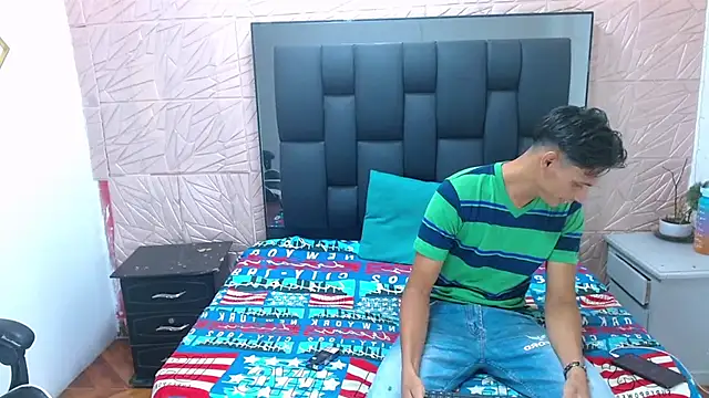 wiltom  online show from October 30, 2025, 3:38 am