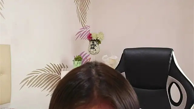 Isabelle Lane online show from February 5, 2026, 12:12 pm