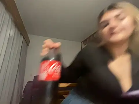 Snapshot of rosie-hipstergal chatting on February 4, 2026, 7:20 pm rosie-hipstergal online show from February 4, 2026, 7:20 pm