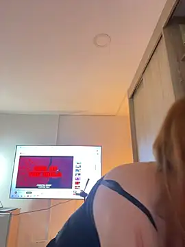 Snapshot of GiaStonne chatting on January 9, 2026, 2:40 am GiaStonne online show from January 9, 2026, 2:40 am