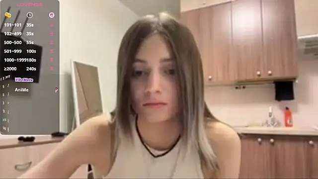 Snapshot of AidaGloshen chatting on November 18, 2025, 4:10 pm AidaGloshen online show from November 18, 2025, 4:10 pm