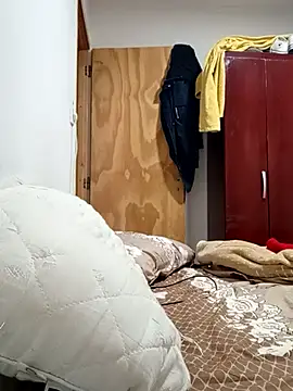 Snapshot of besosseductores chatting on November 4, 2025, 9:46 am besosseductores online show from November 4, 2025, 9:46 am