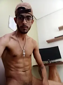 Snapshot of LeandroLima23Cm chatting on November 3, 2025, 5:38 pm LeandroLima23Cm online show from November 3, 2025, 5:38 pm