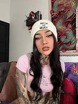 Snapshot of NinaHex chatting on December 2, 2025, 1:57 pm NinaHex online show from December 2, 2025, 1:57 pm