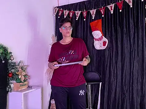 Snapshot of zarek_boston chatting on December 5, 2025, 5:28 am zarek boston online show from December 5, 2025, 5:28 am