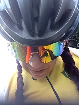 Snapshot of LAPOTRA_04 chatting on November 22, 2025, 9:13 pm LAPOTRA 04 online show from November 22, 2025, 9:13 pm