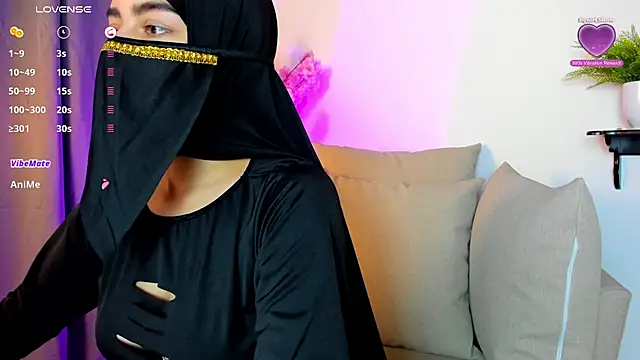 shaima   online show from December 4, 2025, 8:41 pm