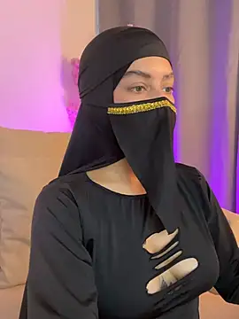 shaima   online show from April 22, 2026, 7:42 pm