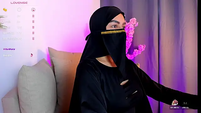 shaima   online show from December 14, 2025, 7:52 pm