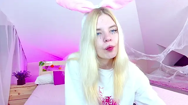 Snapshot of Erica_Elnak chatting on October 31, 2025, 4:14 pm Erica Elnak online show from October 31, 2025, 4:14 pm