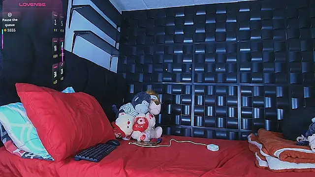 Snapshot of Kesha_rosse_ chatting on February 13, 2026, 5:51 am Kesha rosse online show from February 13, 2026, 5:51 am