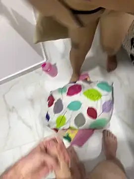 Snapshot of Nube_Azul1 chatting on December 5, 2025, 4:00 am Nube Azul1 online show from December 5, 2025, 4:00 am