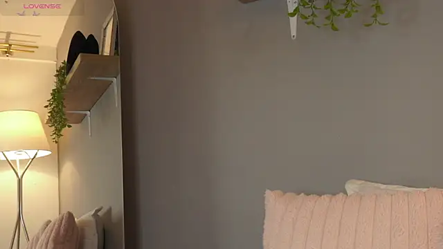 Missemily 11 online show from March 11, 2026, 9:58 am