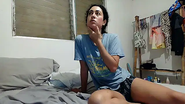 Snapshot of eleganceafterdark chatting on December 4, 2025, 4:17 pm eleganceafterdark online show from December 4, 2025, 4:17 pm