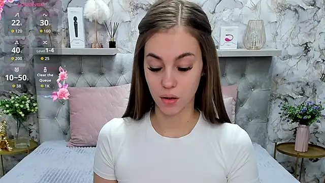 Snapshot of CandysSweet chatting on February 16, 2026, 1:15 am CandysSweet online show from February 16, 2026, 1:15 am