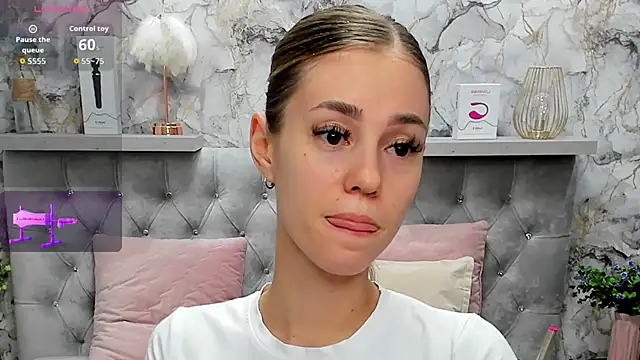 Snapshot of CandysSweet chatting on November 18, 2025, 1:10 am CandysSweet online show from November 18, 2025, 1:10 am